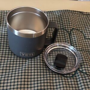 YETI Charcoal Mug with Clear Lid